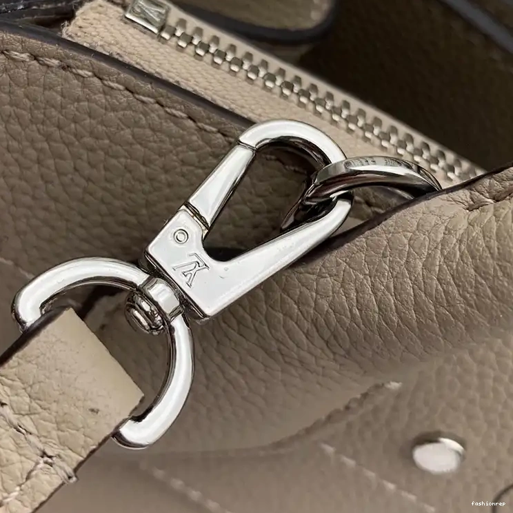 Fashionrepsfam ru 1906BL0086 LV Bags 0630